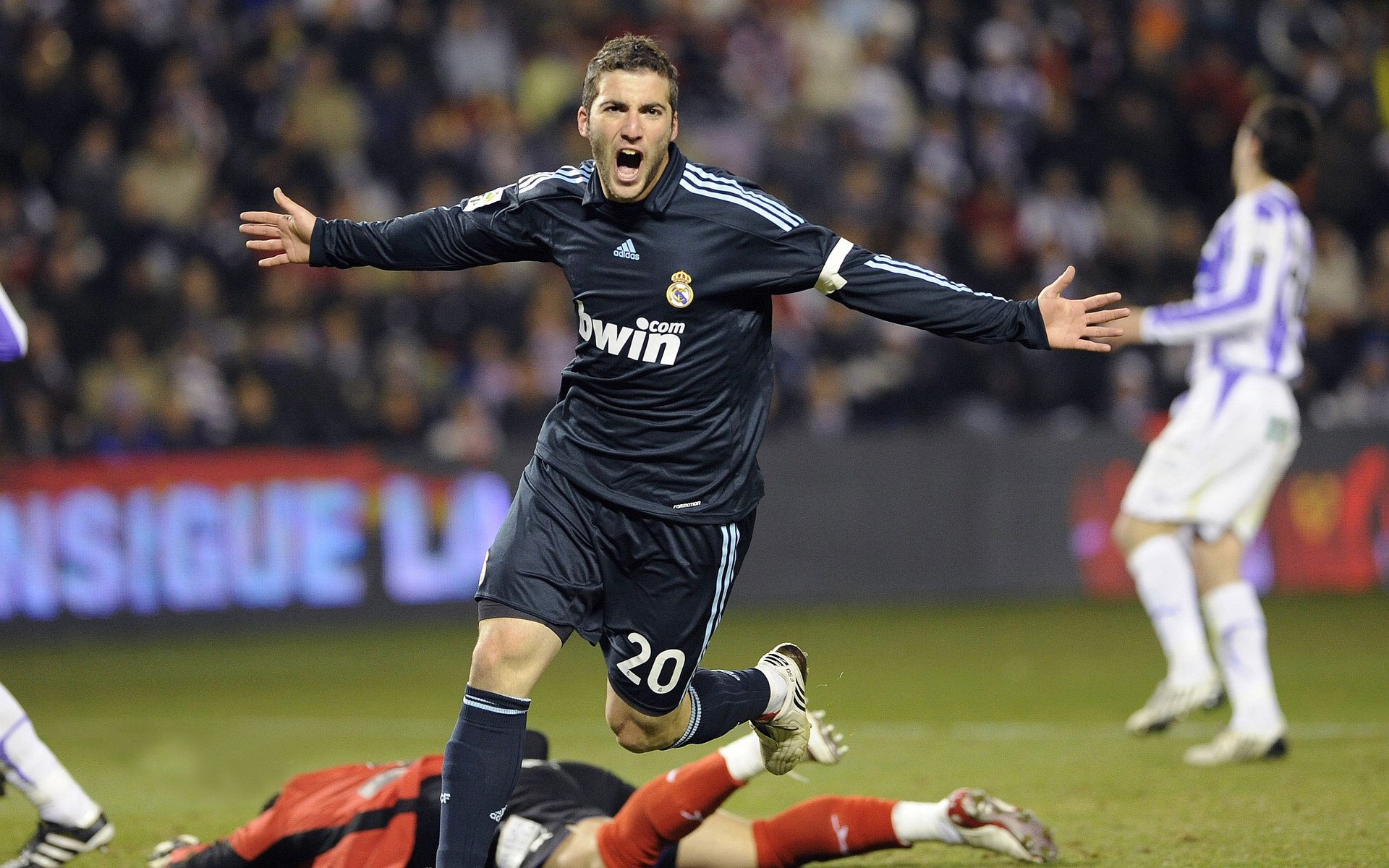 开云体育app网页版安全-美洲杯豪门纷争：攻守转换的精彩瞬间